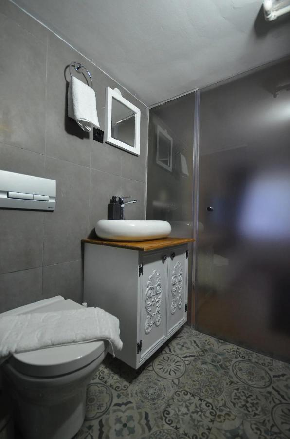 Downtown Two-Bedrom Apartment Тбилиси Экстерьер фото